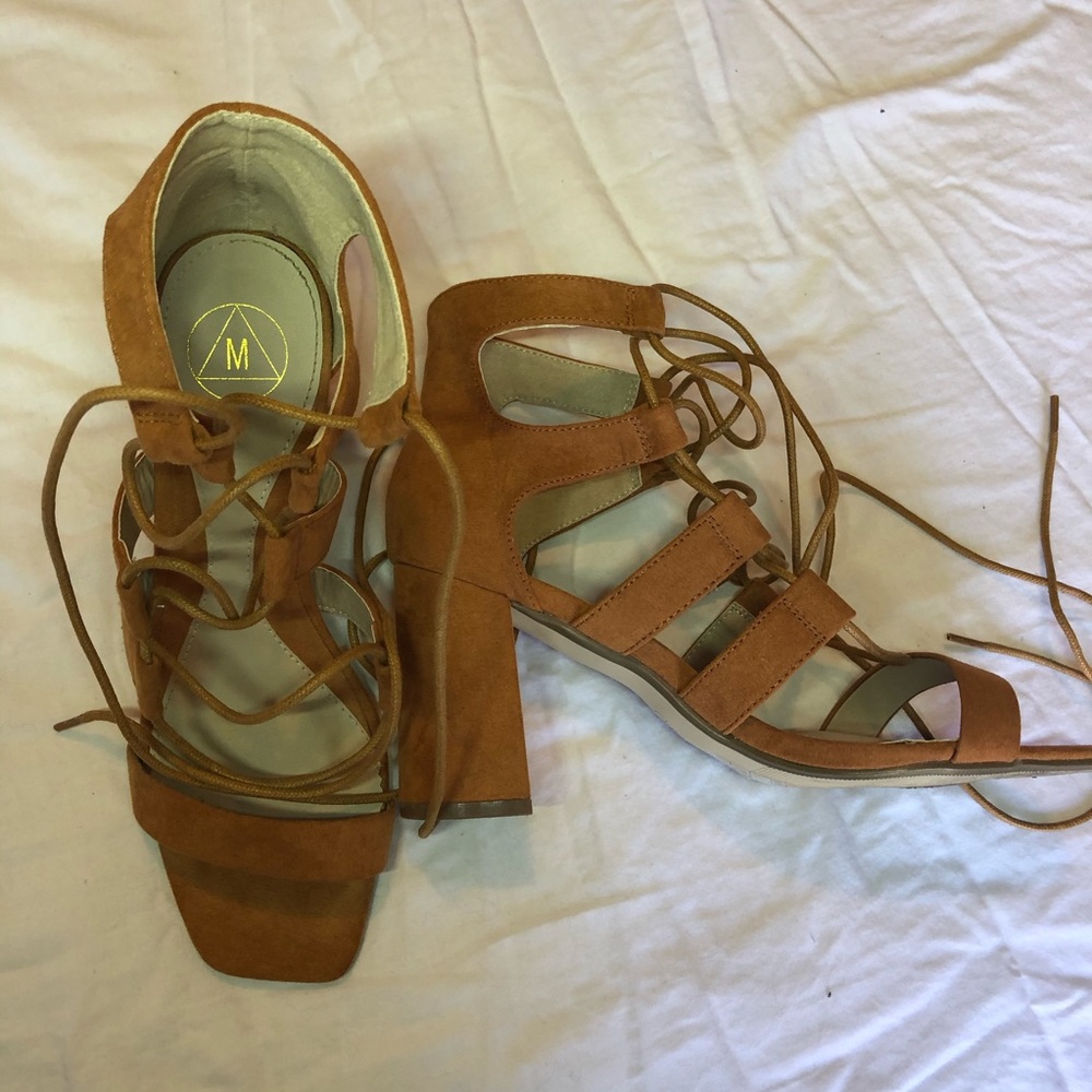 Heels - Picture 2 of 2